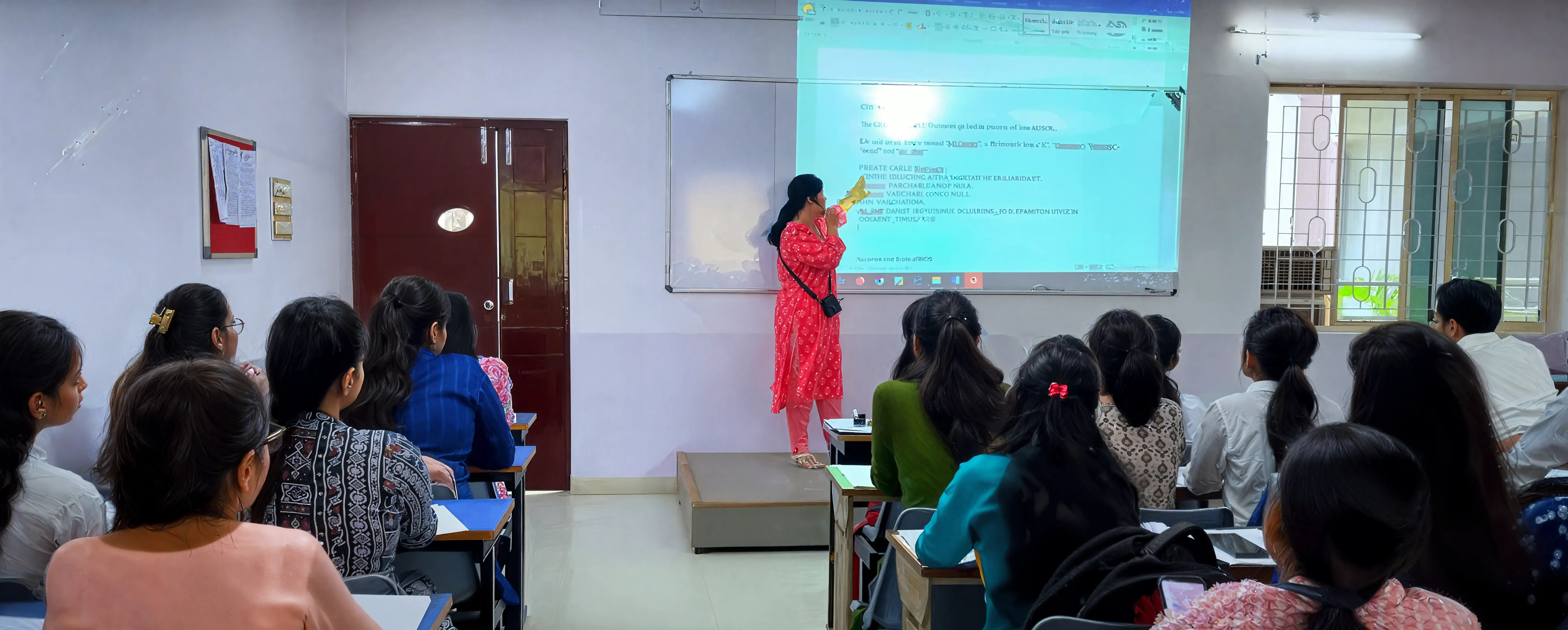 Dr Ambedkar College Nagpur Classroom photo 2